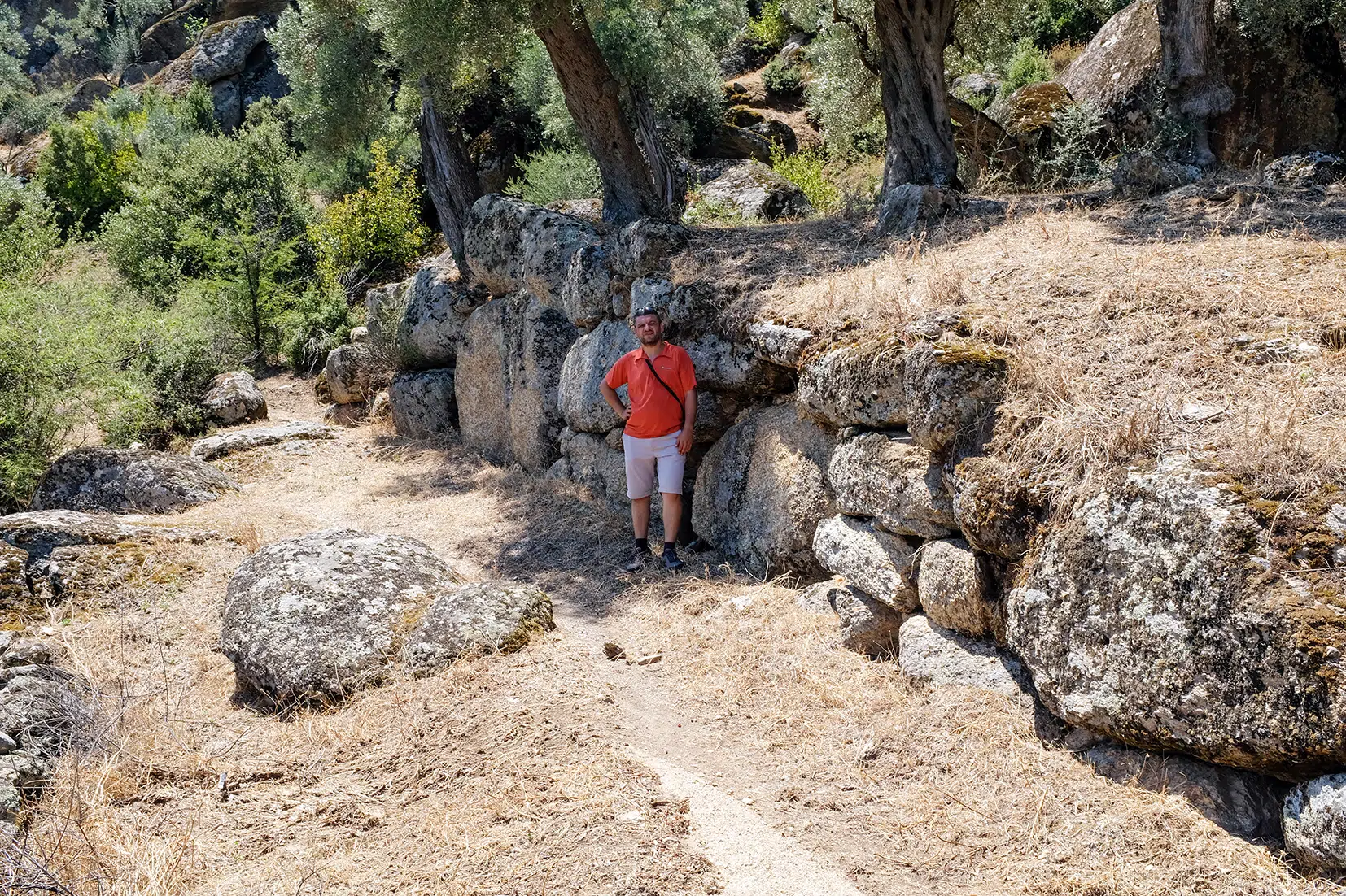 Bronze Age Cyclopean wall near Alinda